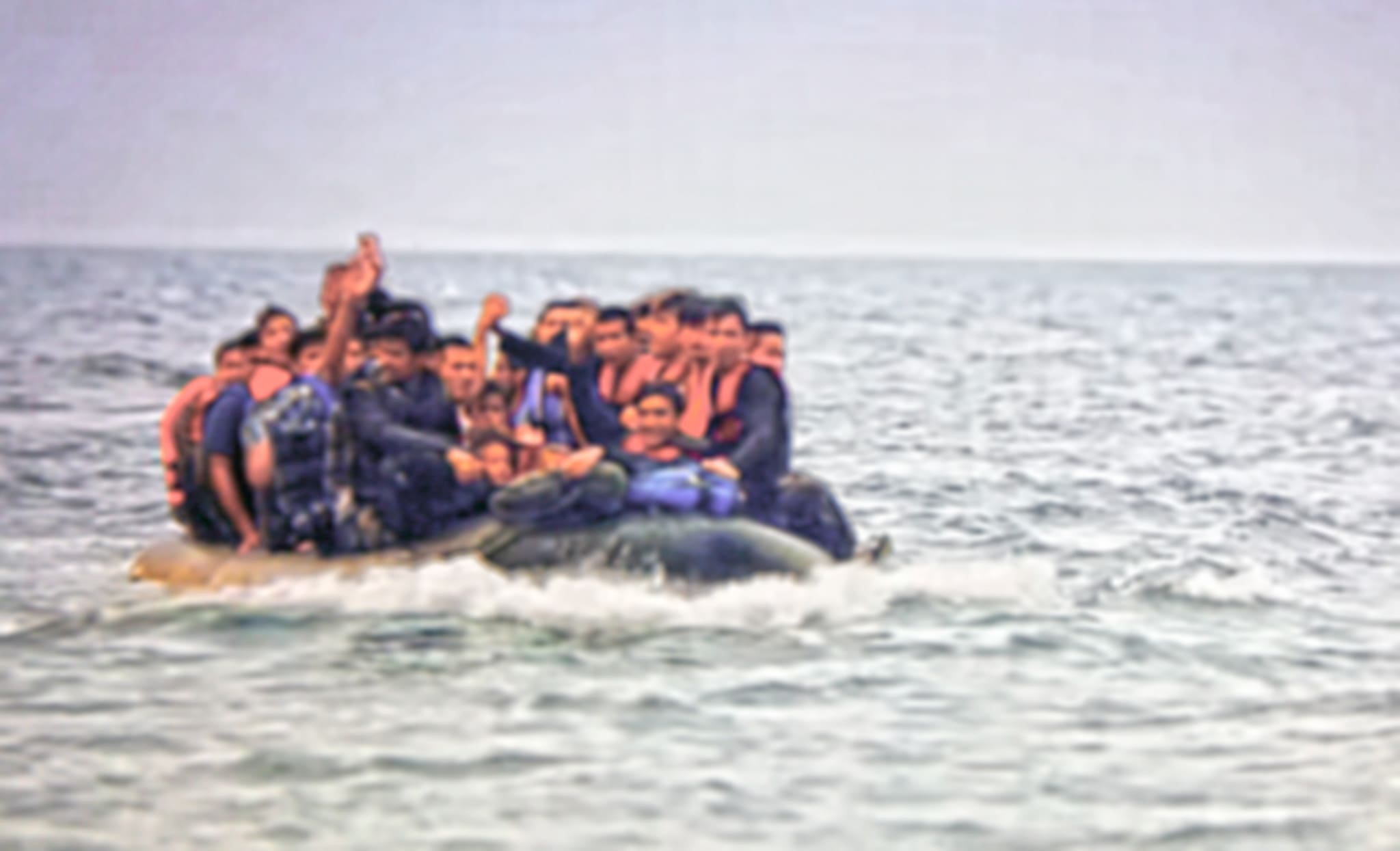 Migrants arrive to Europe on lifeboat