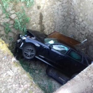 Hungarian drunk driver lands in four meter ditch