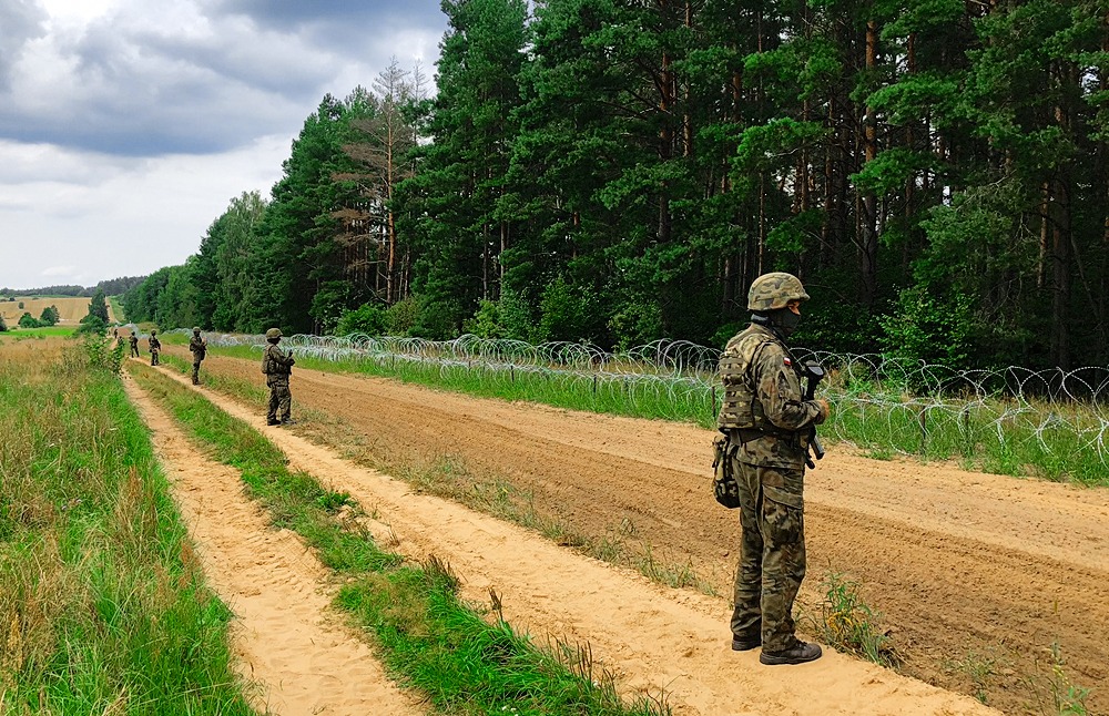 Polish-Belarussian border security fence illegal migrants