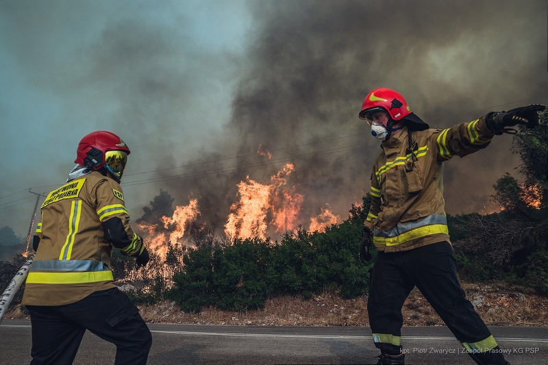 Polish-firefighters Greece