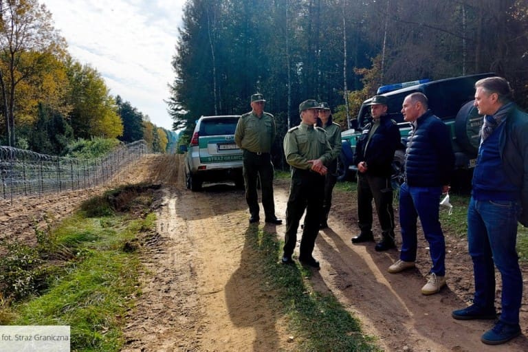 Frontex head Fabrice Leggeri and deputy interior minister Bartosz Grodecki