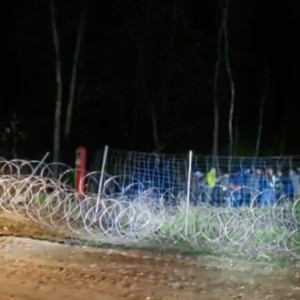 Migrants attack Poland Belarus