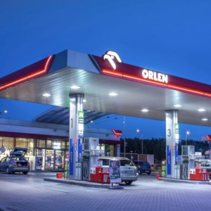 PKN Orlen to sell Lotos assets to Aramco, MOL to complete takeover