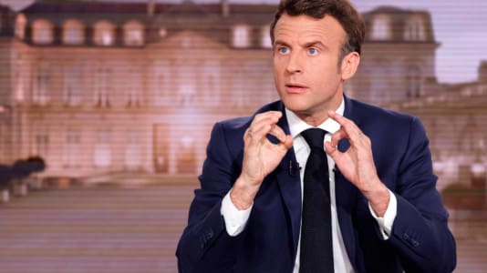 Emmanuel Macron, Facebook, anonymity