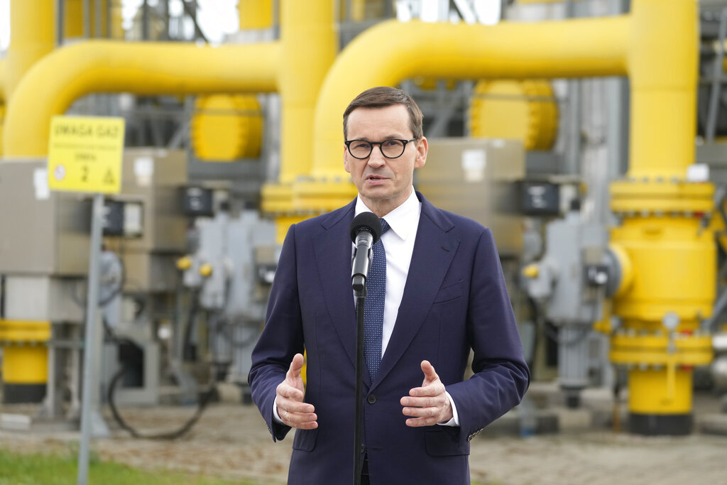 Polish PM Morawiecki appeals to Hungary to stop importing Russian oil