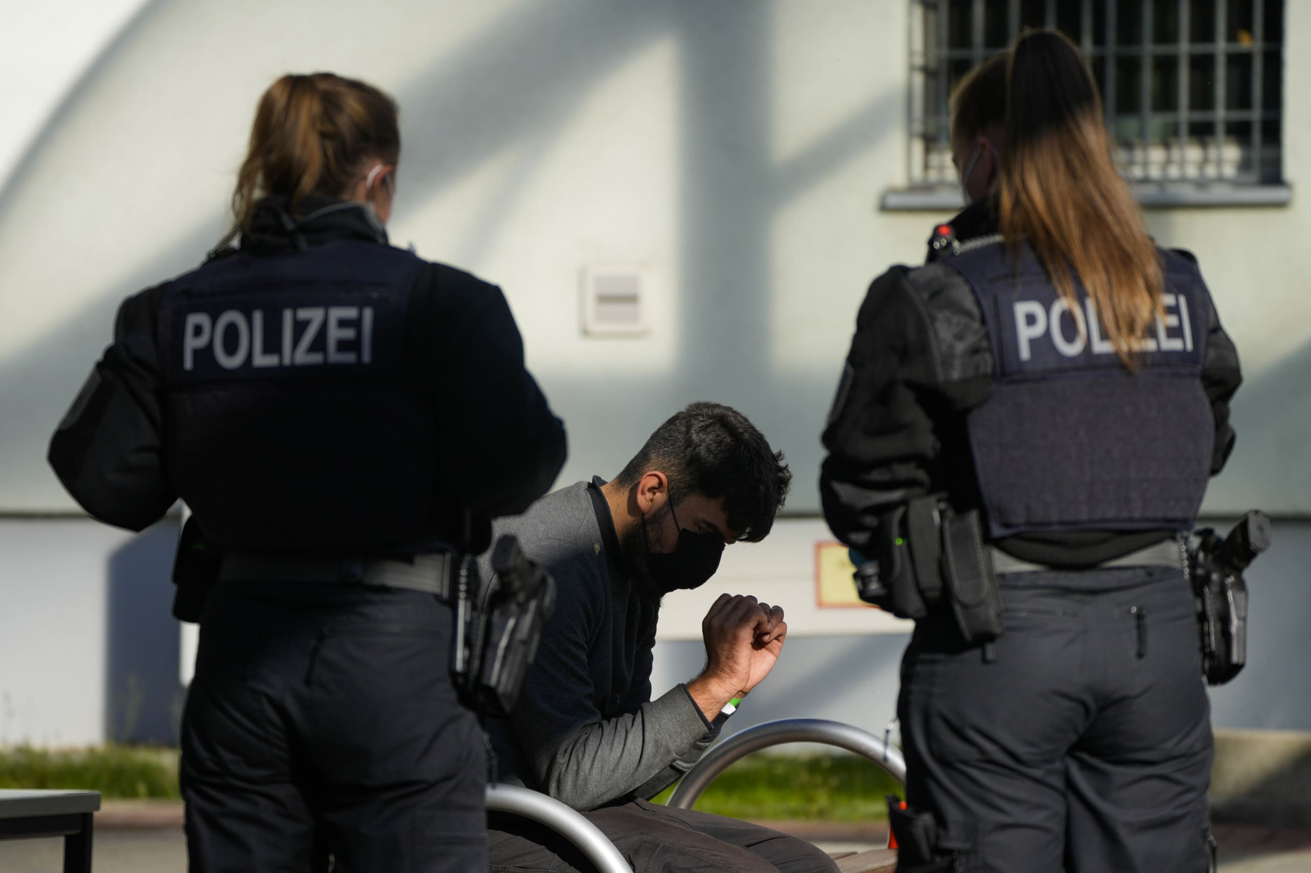 germany, migrants, police