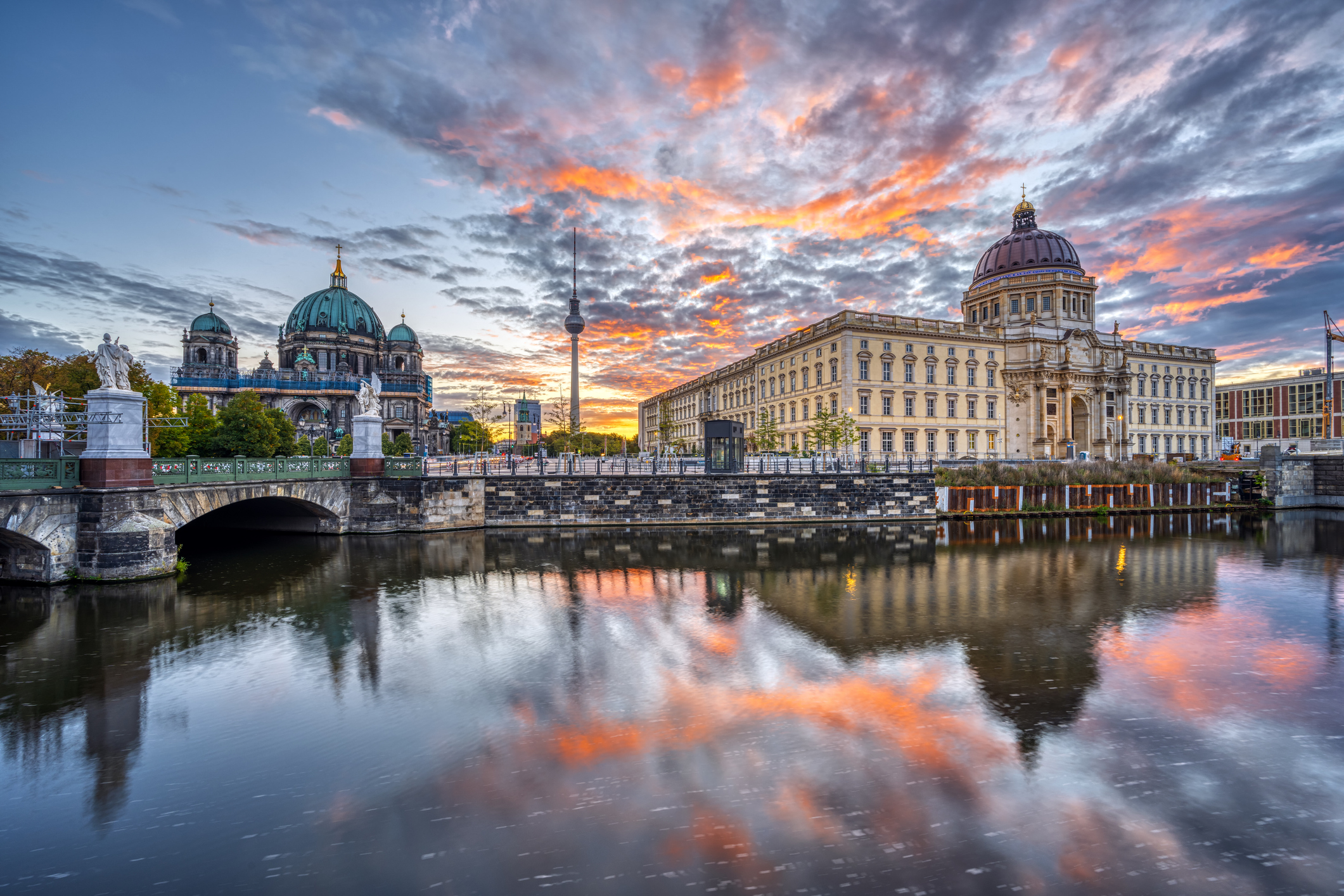 Germany: Bloody Afghan knife battle on Berlin bridge leads to 6 wounded, 1 life-threatening injury