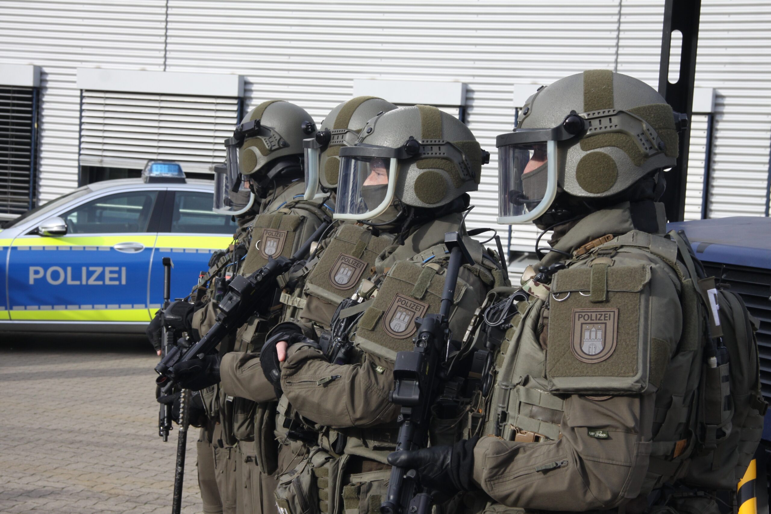 BREAKING: German police gun down student from Kosovo who stabbed his teacher in the stomach, major police operation in Essen underway