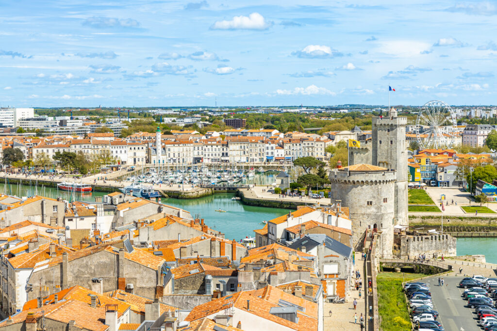 France: A mother is between life and death after an African migrant stabs her multiple times in the chest and face in La Rochelle