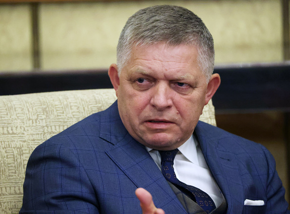 Slovakia: Fico marks Velvet Revolution commemoration with call to limit number of political parties that make democracy ‘unable to function’