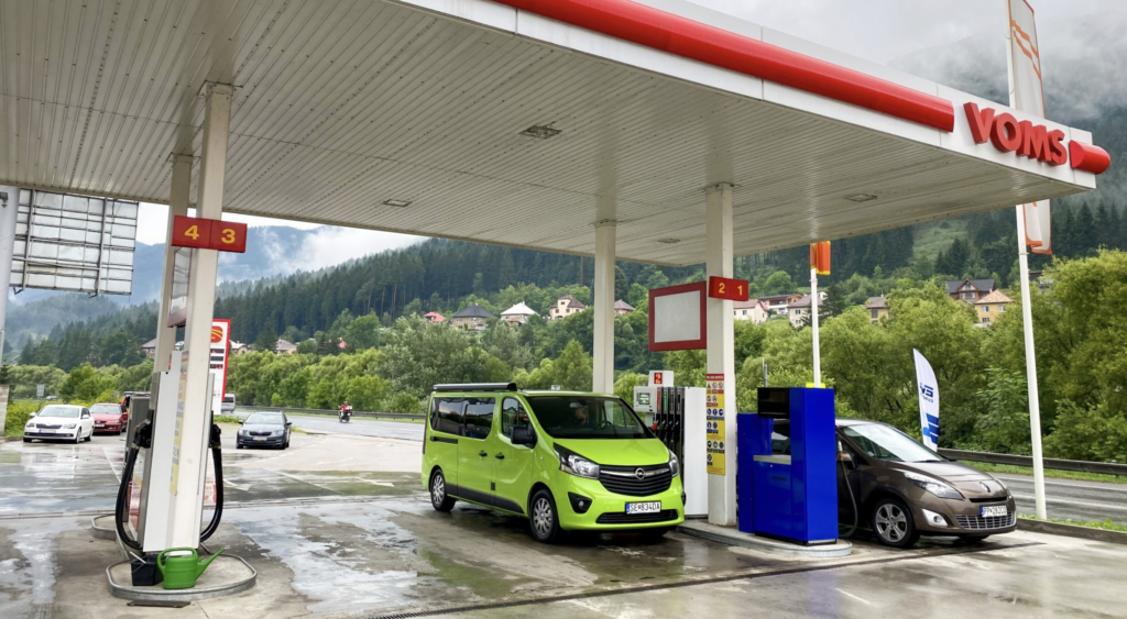 Slovakia restricts diesel fuel in face of soaring prices, fuel tourism